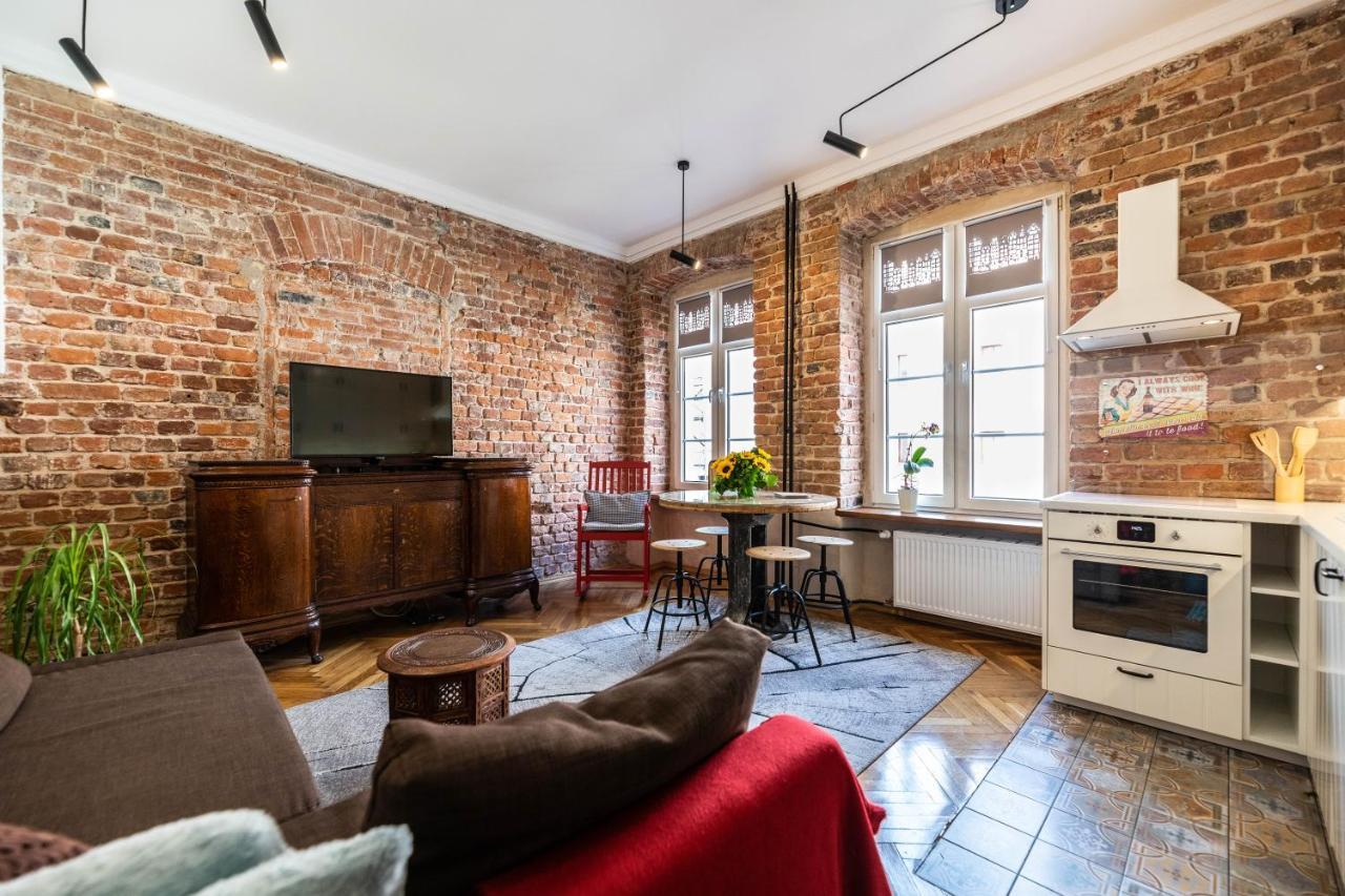Elzbieta Locum / Market Sqr Apartament Wrocław